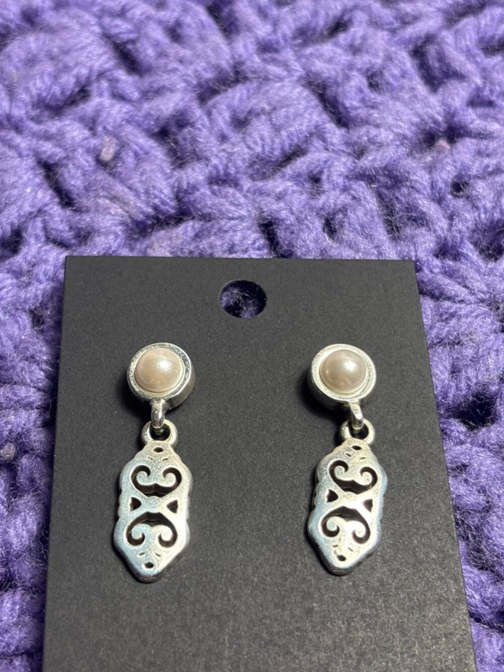 Silvertone Dangle Earrings Faux Pearl Cabochon 1.25 inches